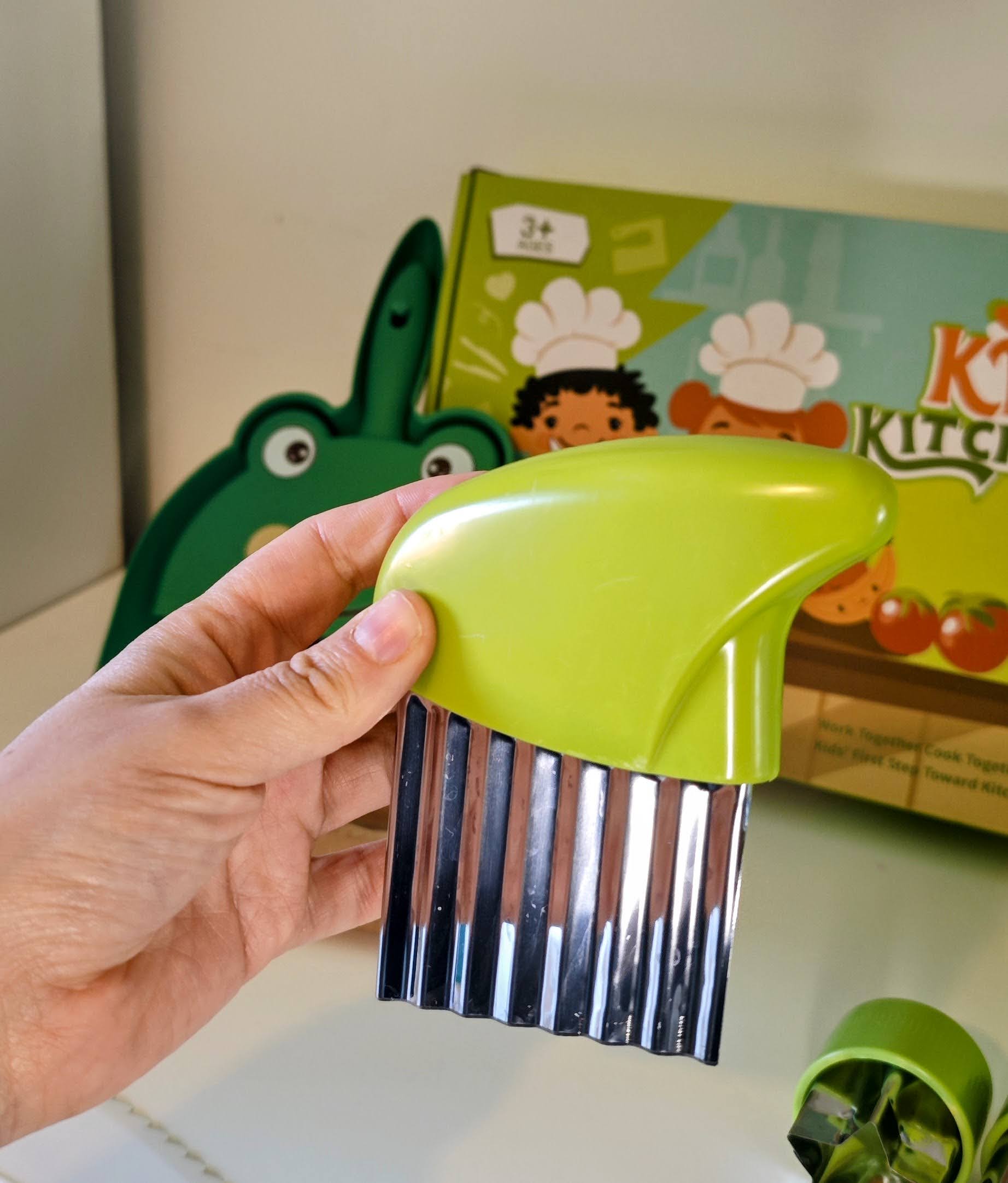 Kitchen tools for kids - Montessori Grow