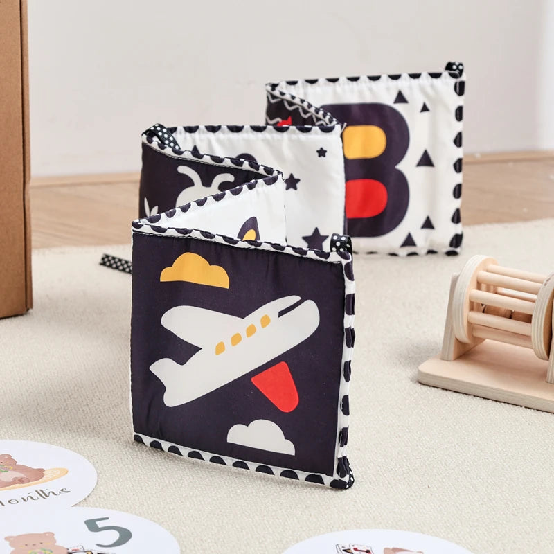 Montessori Baby Box (0-6 Months) - Montessori Grow