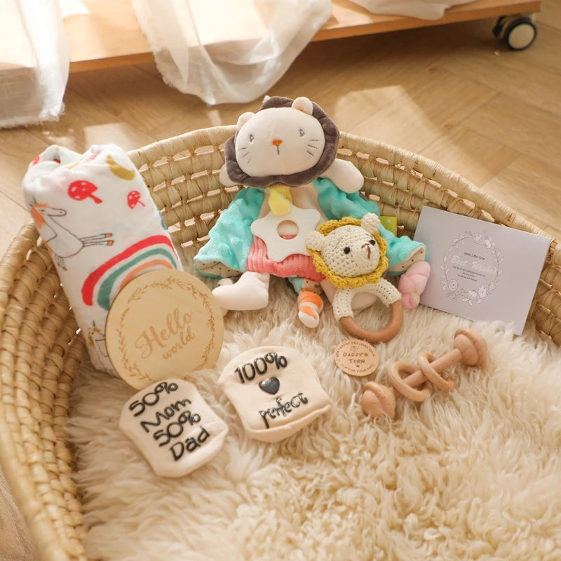Newborn Gift - Lion - Montessori Grow